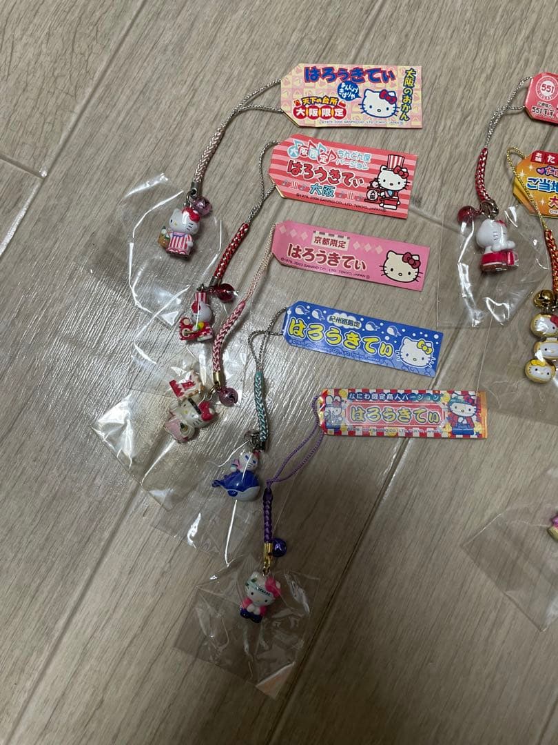 ご当地キティ　根付けストラップ　10点セット