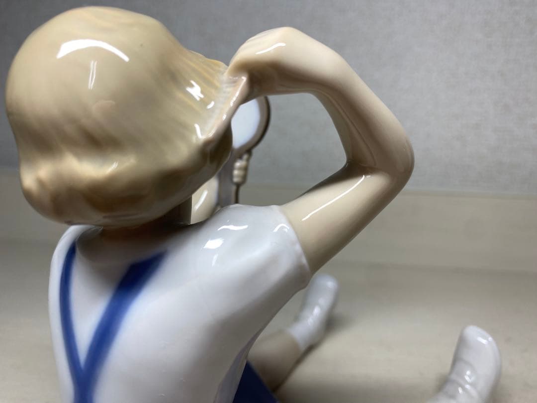 Bing & Grøndahl ビング・オー・グレンダール 鏡を見る少女 置物