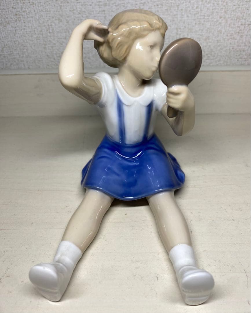 Bing & Grøndahl ビング・オー・グレンダール 鏡を見る少女 置物