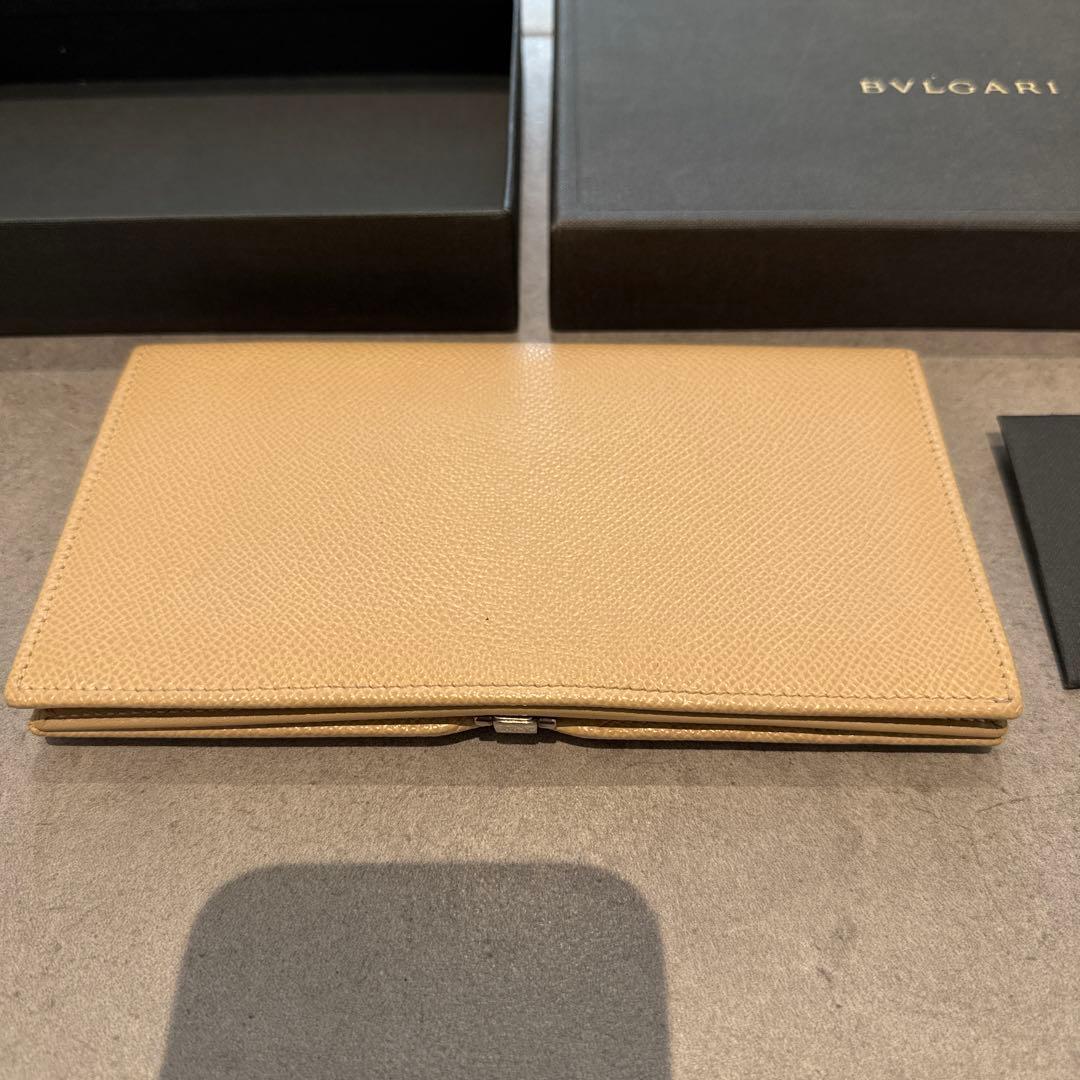 【美品】ブルガリ 長財布 ベージュ 上品 格安レア ロゴクリップ シルバー