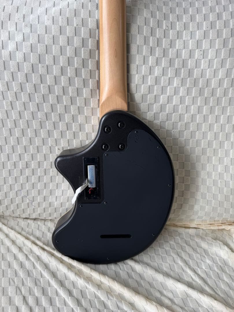 FERNANDES ZOー3芸達者　トレモロアーム付き　修復有り。