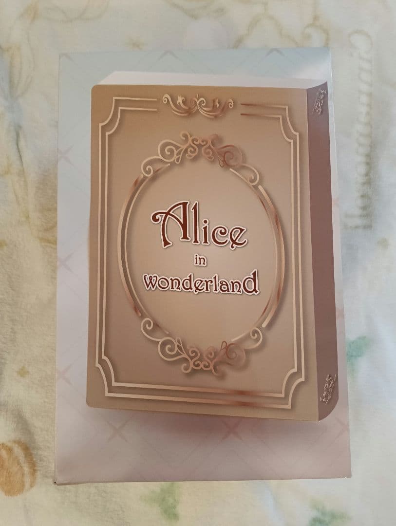 新品同様赤倉イラスト 不思議の国のアリスフィギュア初音ミク好きにロリィタメイド