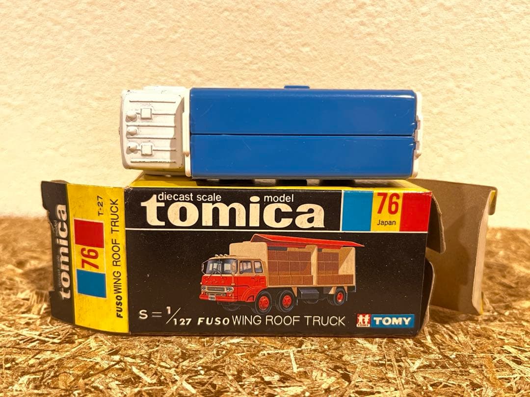 トミカ 日本製 黒箱 76-3 ふそう ウイングルーフトラック 試作品
