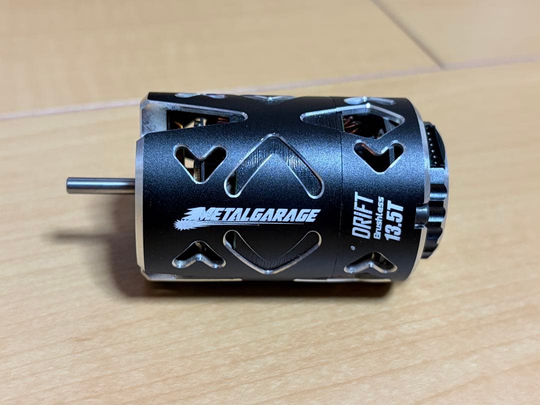 メタルガレージ MG-BLSM1　13.5T　ブラシレスモーター　ブラック　美品