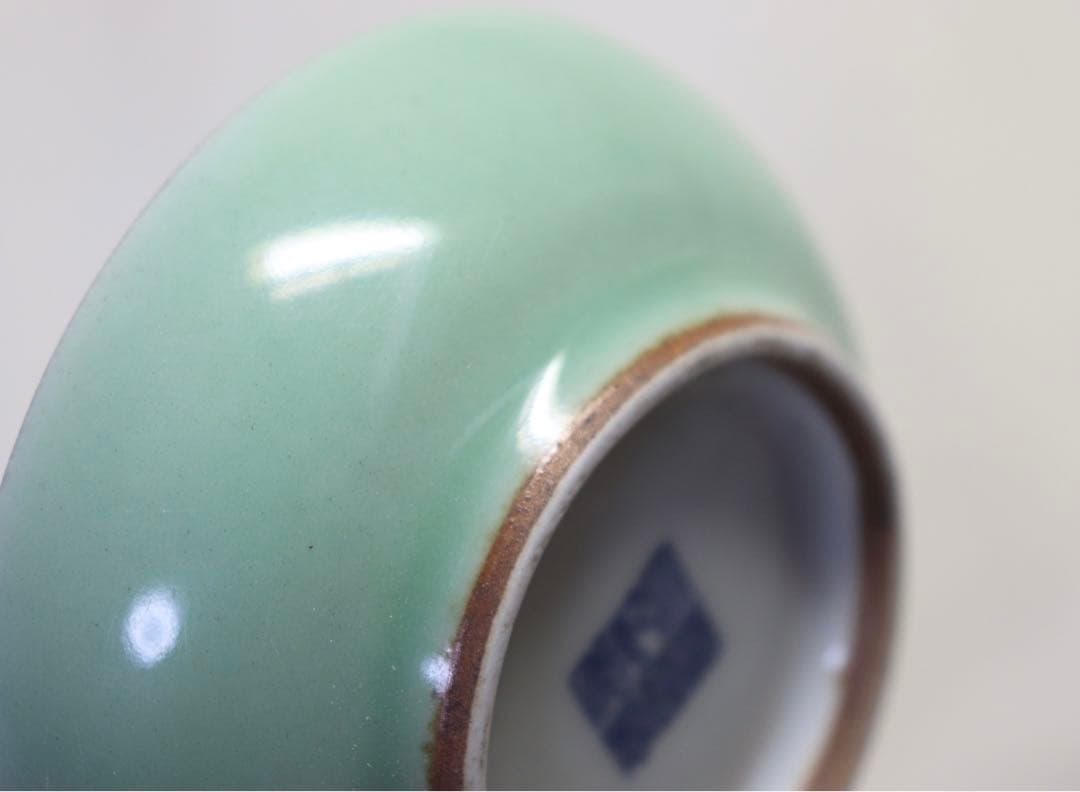 ハ　中国　リンゴ緑釉香合　乾隆年製銘　送料込み0421