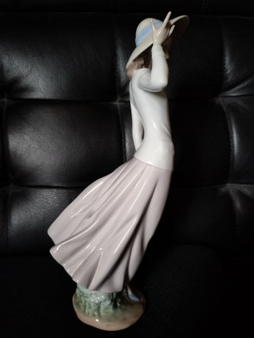 LLADRO　リアドロ　女性像