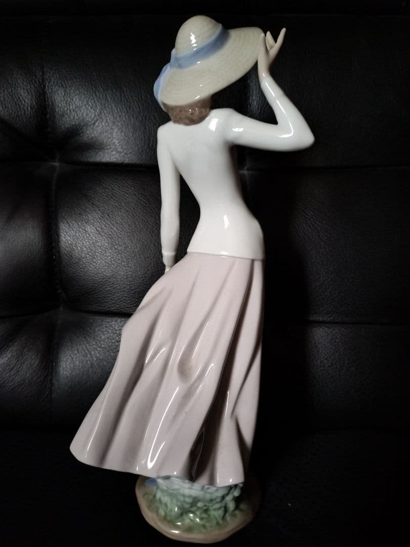 LLADRO　リアドロ　女性像