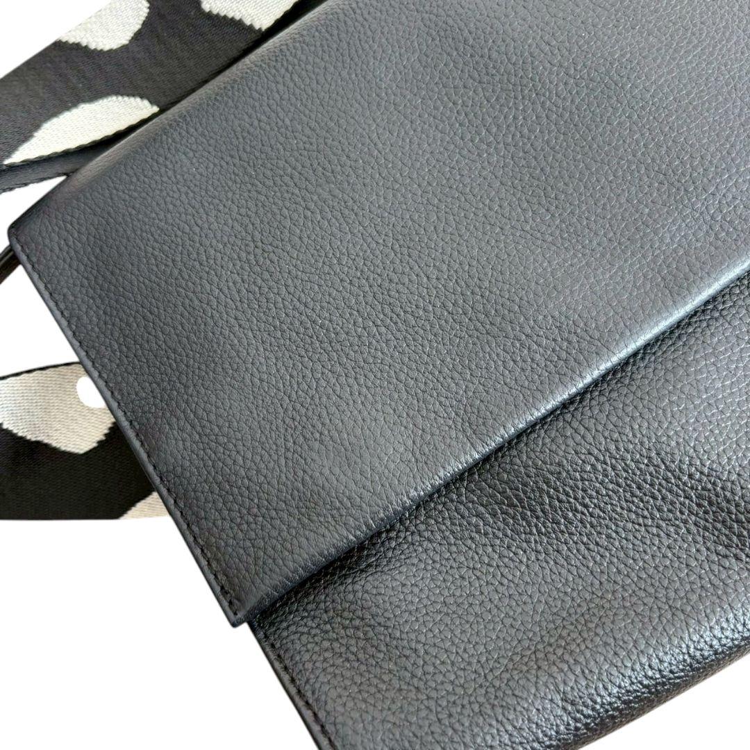 美品✨️イアパピヨネ ワイドテープショルダーバッグ ボディバッグ　黒