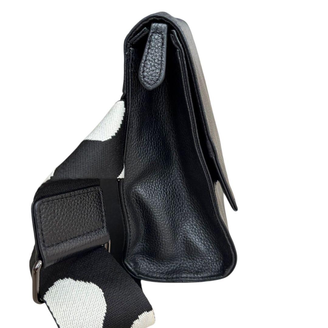 美品✨️イアパピヨネ ワイドテープショルダーバッグ ボディバッグ　黒