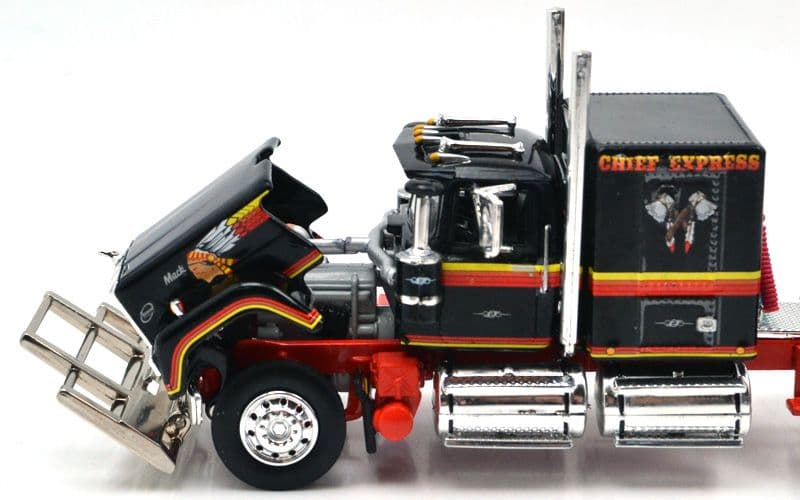 トライアクスルトレーラー \"チーフエクスプレス\"