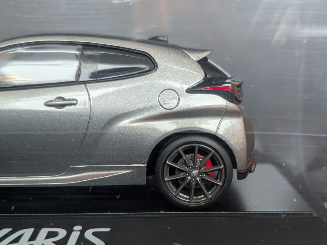 【Pikanchu】TOYOTA GR ヤリス プレシャスメタル 1/30