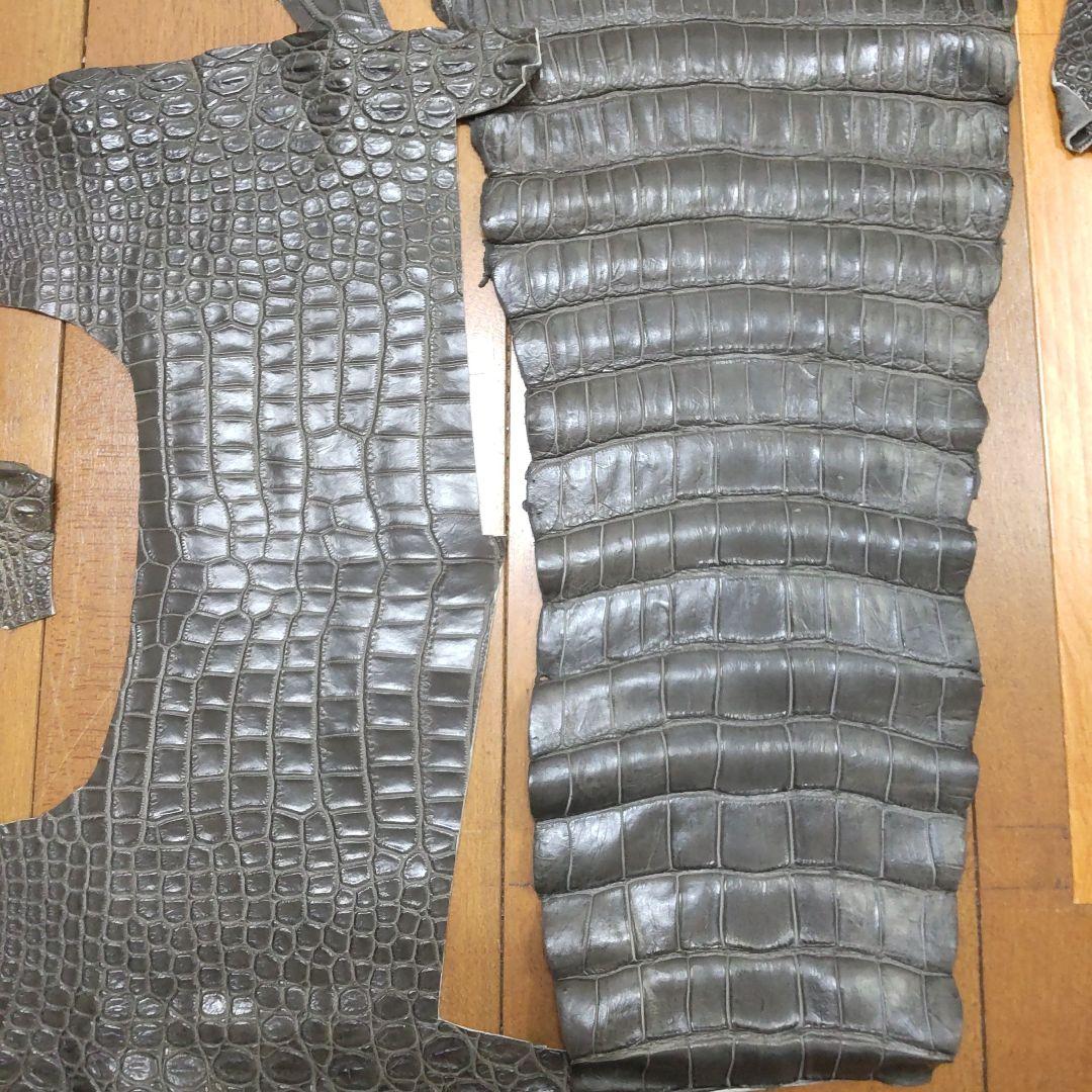 M*z様 クロコダイル（シャムワニ）ハギレ　美品　グレー　Lサイズ　現品限り