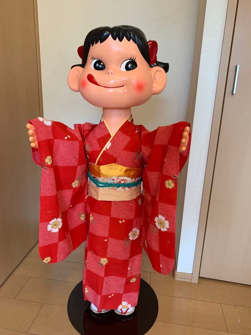 等身大店頭ペコちゃん人形（晴れ着）