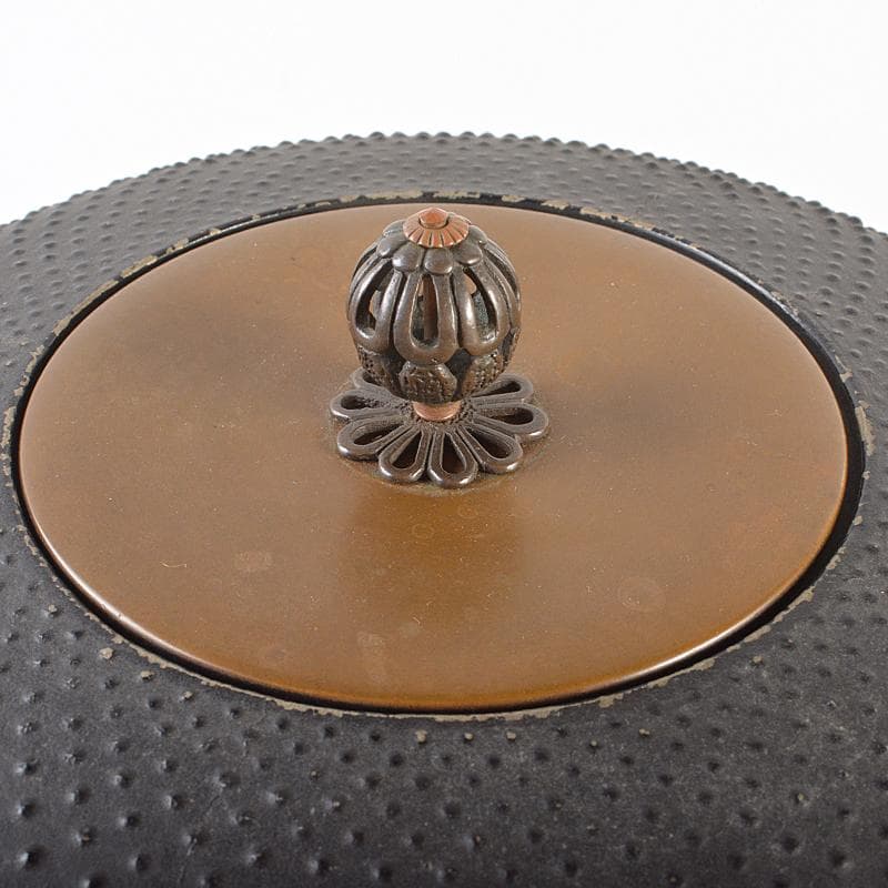 茶道具　那古野釜　釜師　伊藤宝斉作　霰文　尾垂釜　共布共箱　M　R6230B