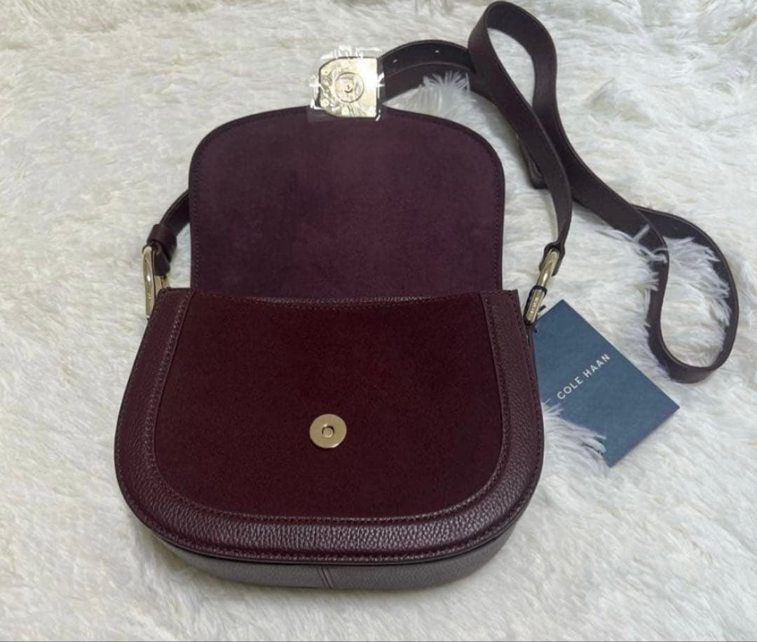 カナリア 新品未使用コールハーン　クラッシックミニサドルショルダーバッグ