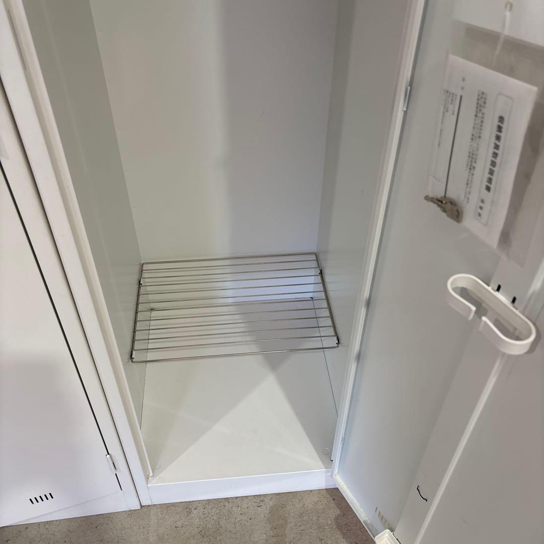 ロッカー　ホワイト　２つ