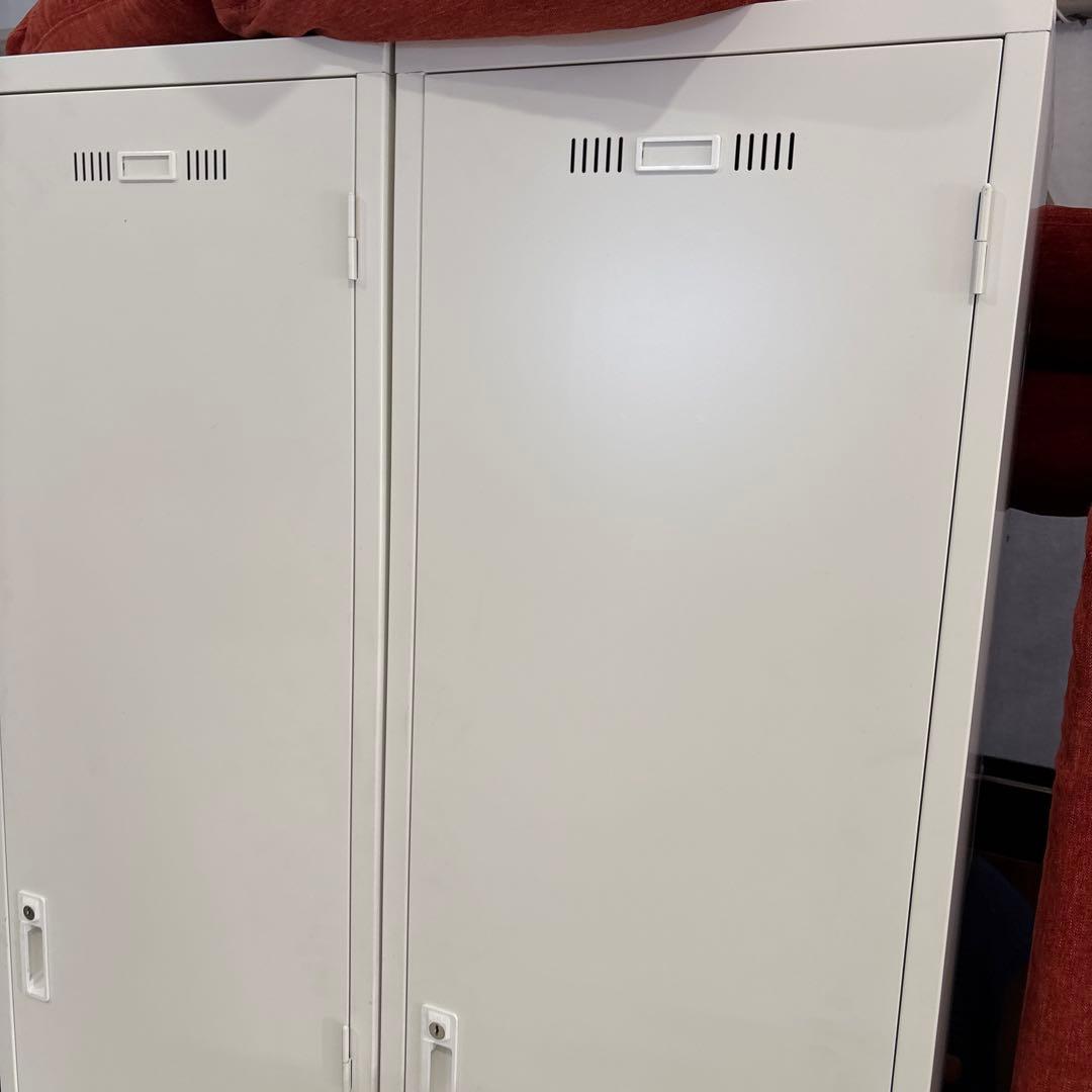 ロッカー　ホワイト　２つ