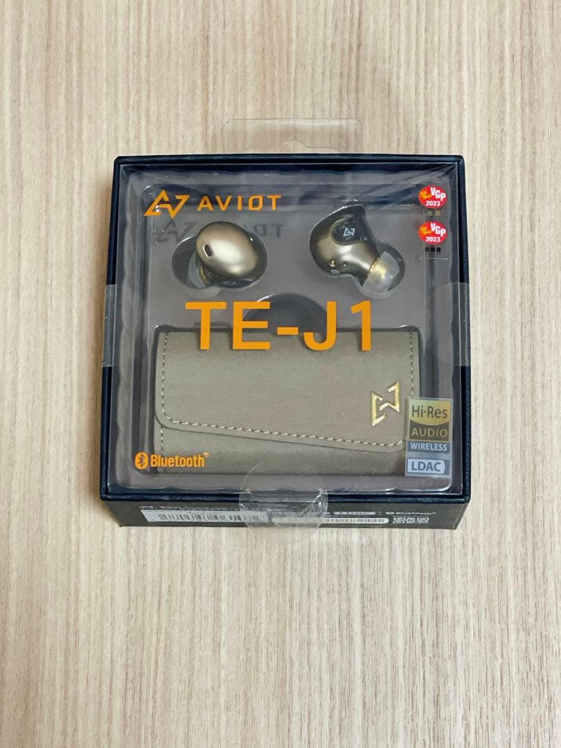 新品未使用 AVIOT TE-J1 ノイズキャンセリング イヤホン カーキ AVIOT