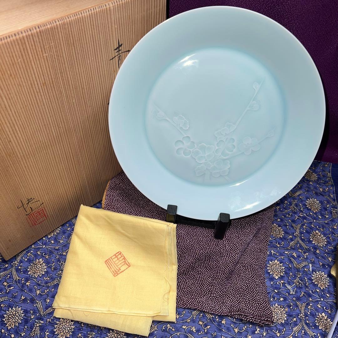 青白磁人間国宝　塚本快山本人作青白磁梅花文皿　完品　共箱