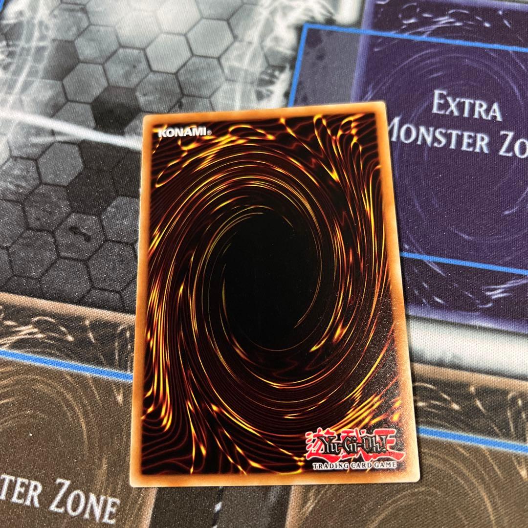 深淵の獣ルベリオン EU版 クオシク 25thシークレット 深淵の獣