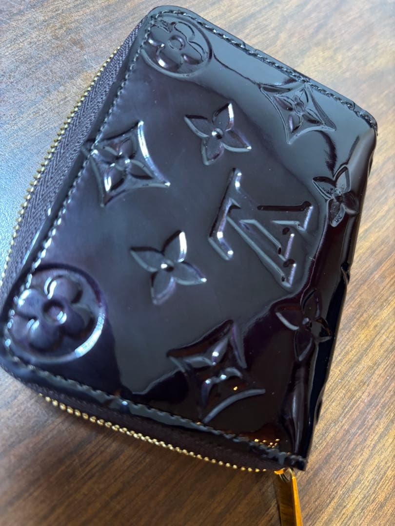 ✨新古品✨ルイヴィトン　ジッピーモノグラム　ヴェルニ　ボルドー系