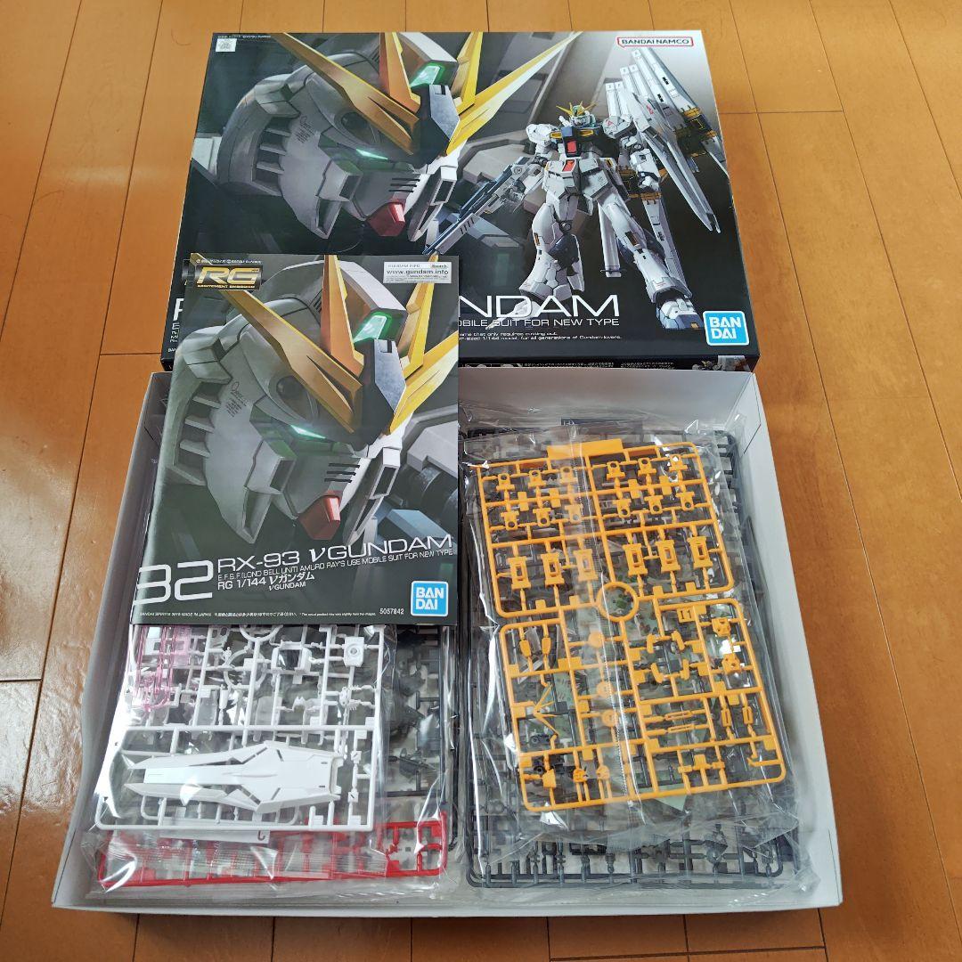 RG RX-93 Vガンダム & MSN-04 サザビー セット
