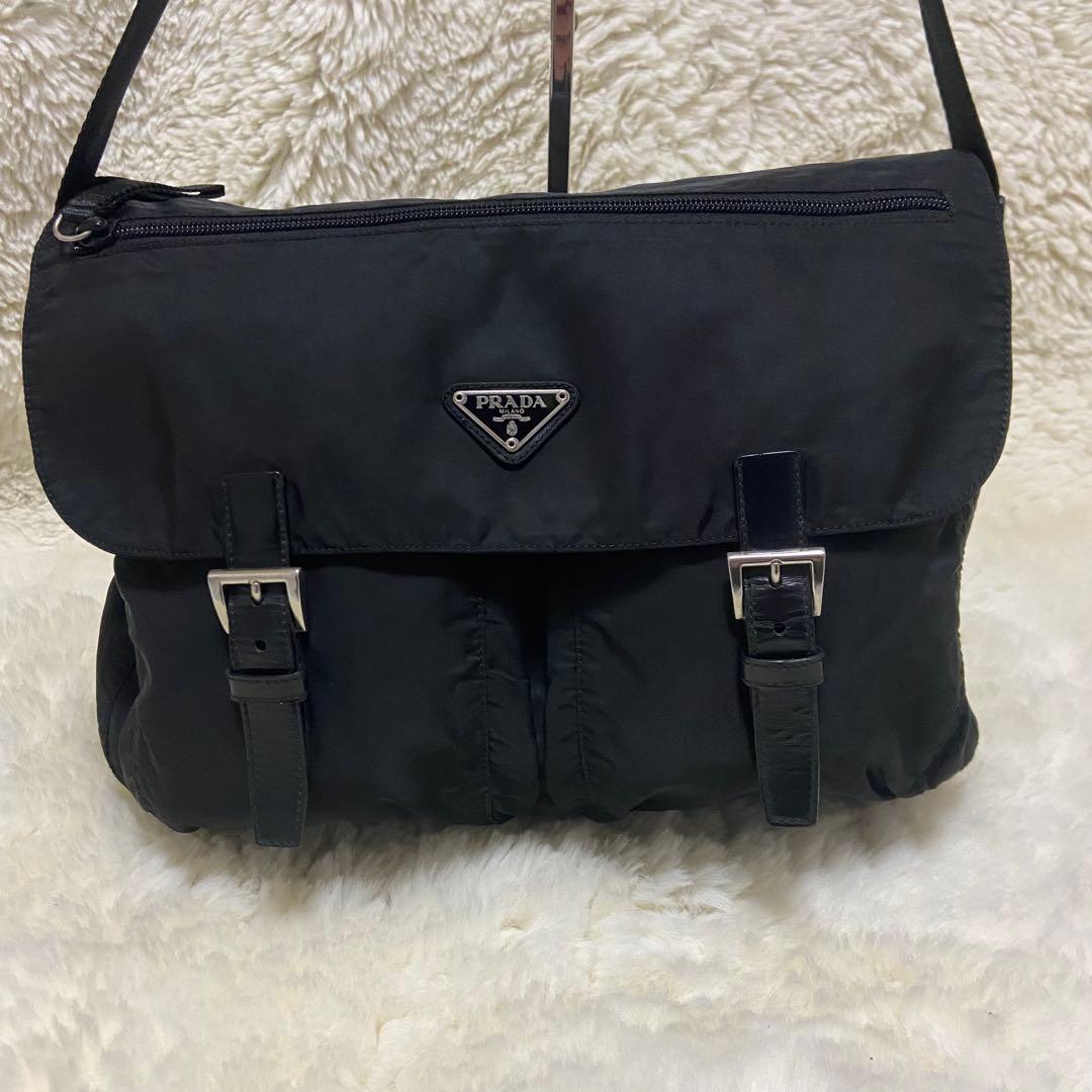 PRADA プラダ メッセンジャーバッグ ショルダーバッグ 三角ロゴ 黒