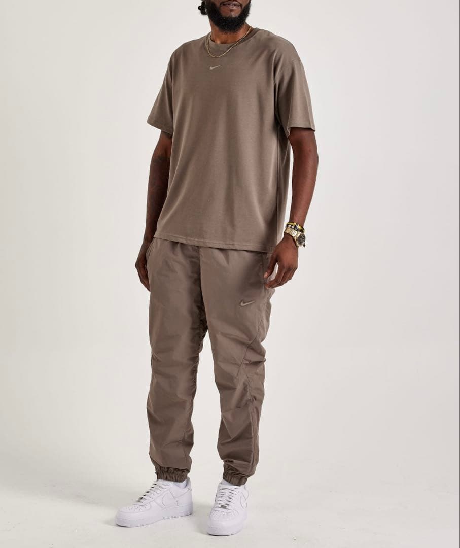 海外限定色☆ナイキx NOCTA【ショートスリーブグラフィックT】ブラウン