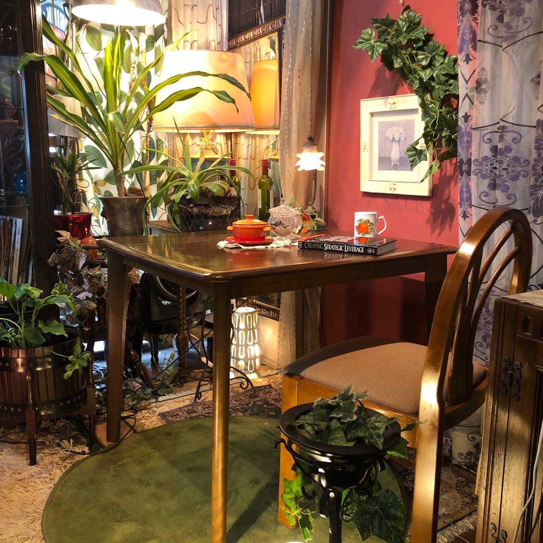 美品　ダークアルダー　ソリッド　テーパードレッグ　ダイニングテーブル