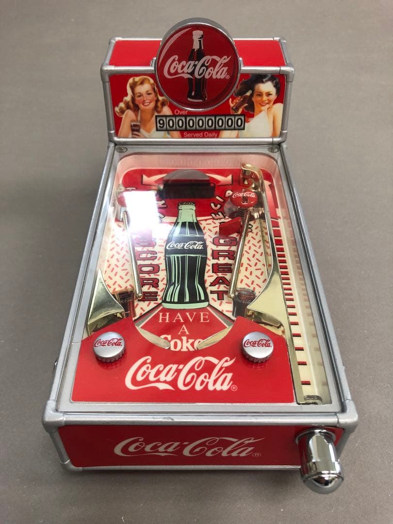 ほぼ新品「コカコーラ ピンボールマシン型ミュージック貯金箱」 - メルカリ