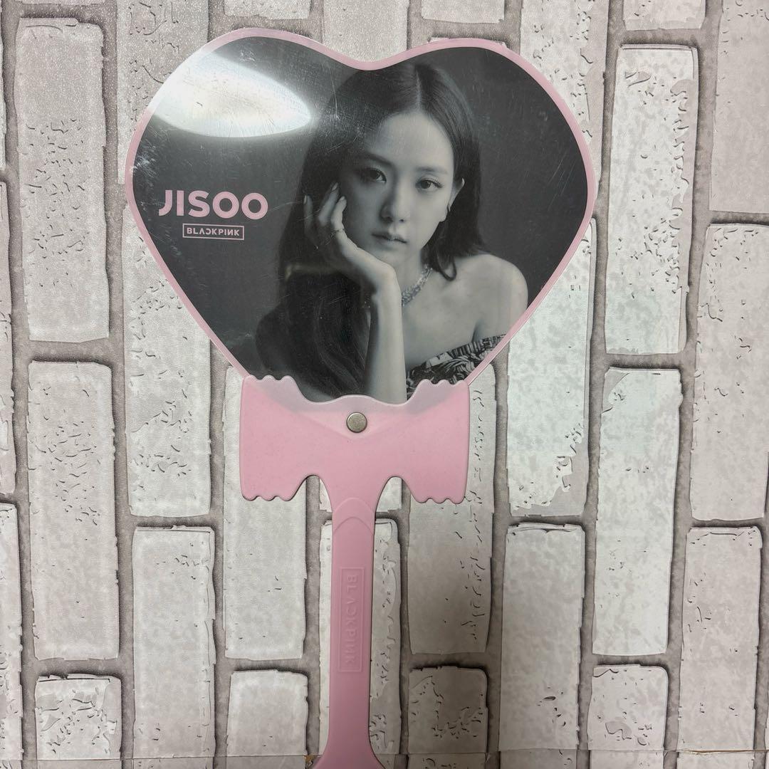 BLACKPINK 公式ペンライト JISOO うちわ付き - メルカリ