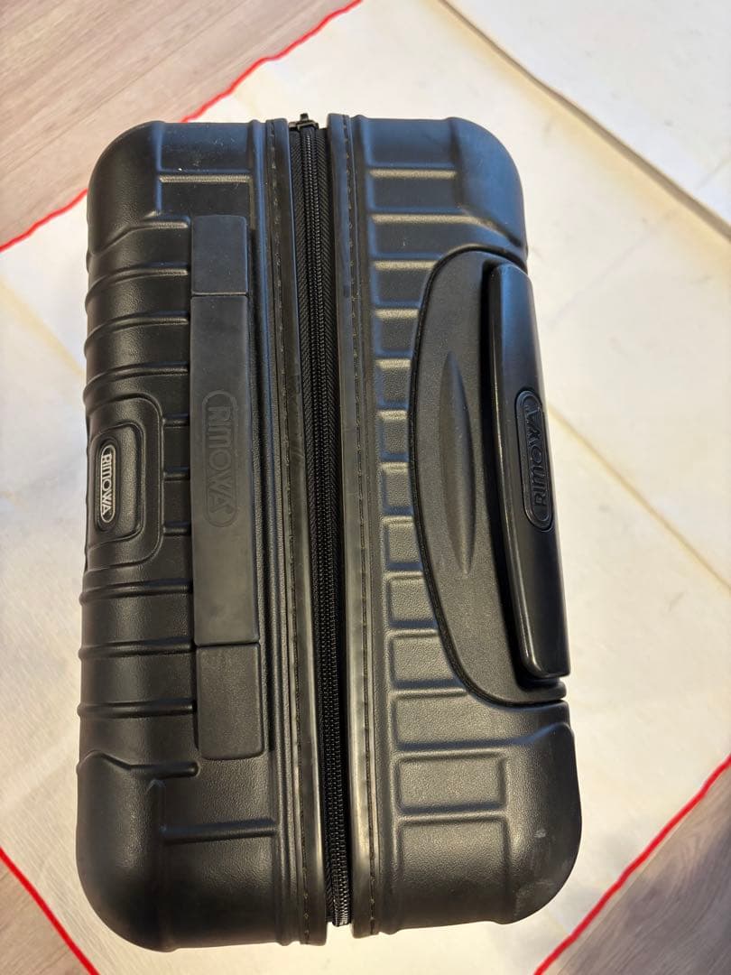 t*m様 リモワ　エッセンシャル　キャビンS