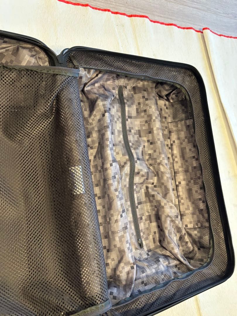 t*m様 リモワ　エッセンシャル　キャビンS