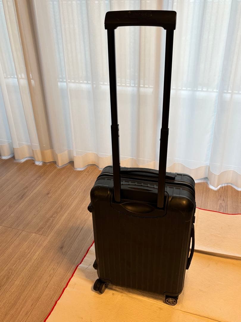 t*m様 リモワ　エッセンシャル　キャビンS