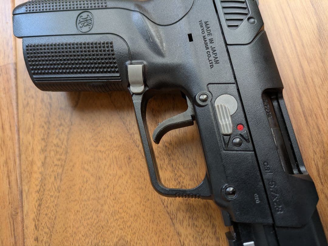 東京マルイ　FN5-7　FNファイブセブン ガスブローバックガン