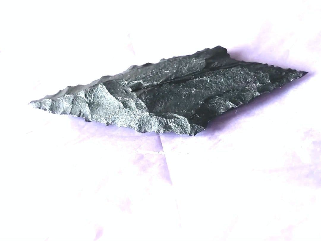 アイヌ仕様。Pro 有舌尖頭器 a 石器 サヌカイト 模写 原始人 アイヌ