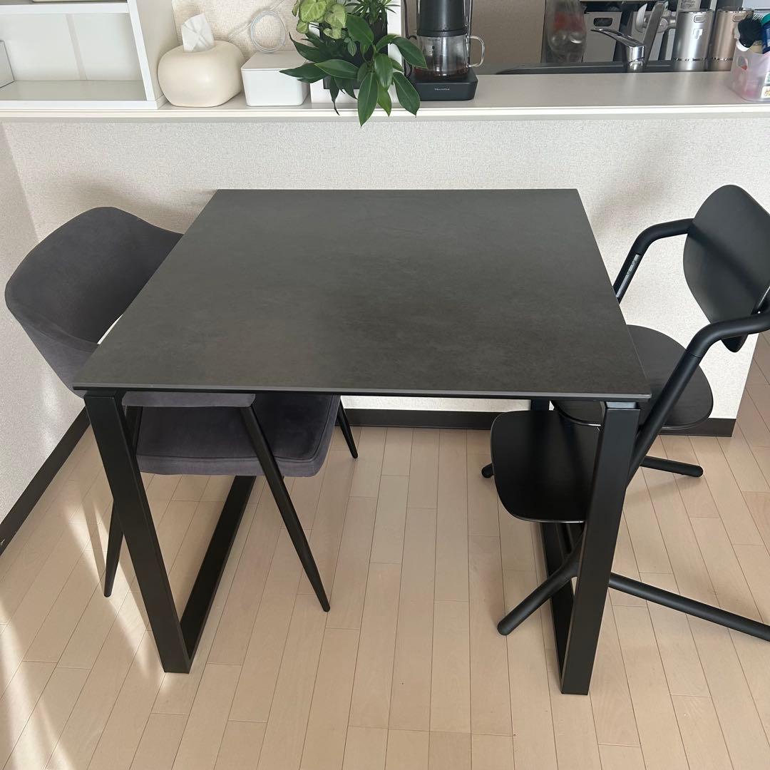 【神奈川県新百合】ニトリ　セラミック　グレー　黒　正方形ダイニングテーブル