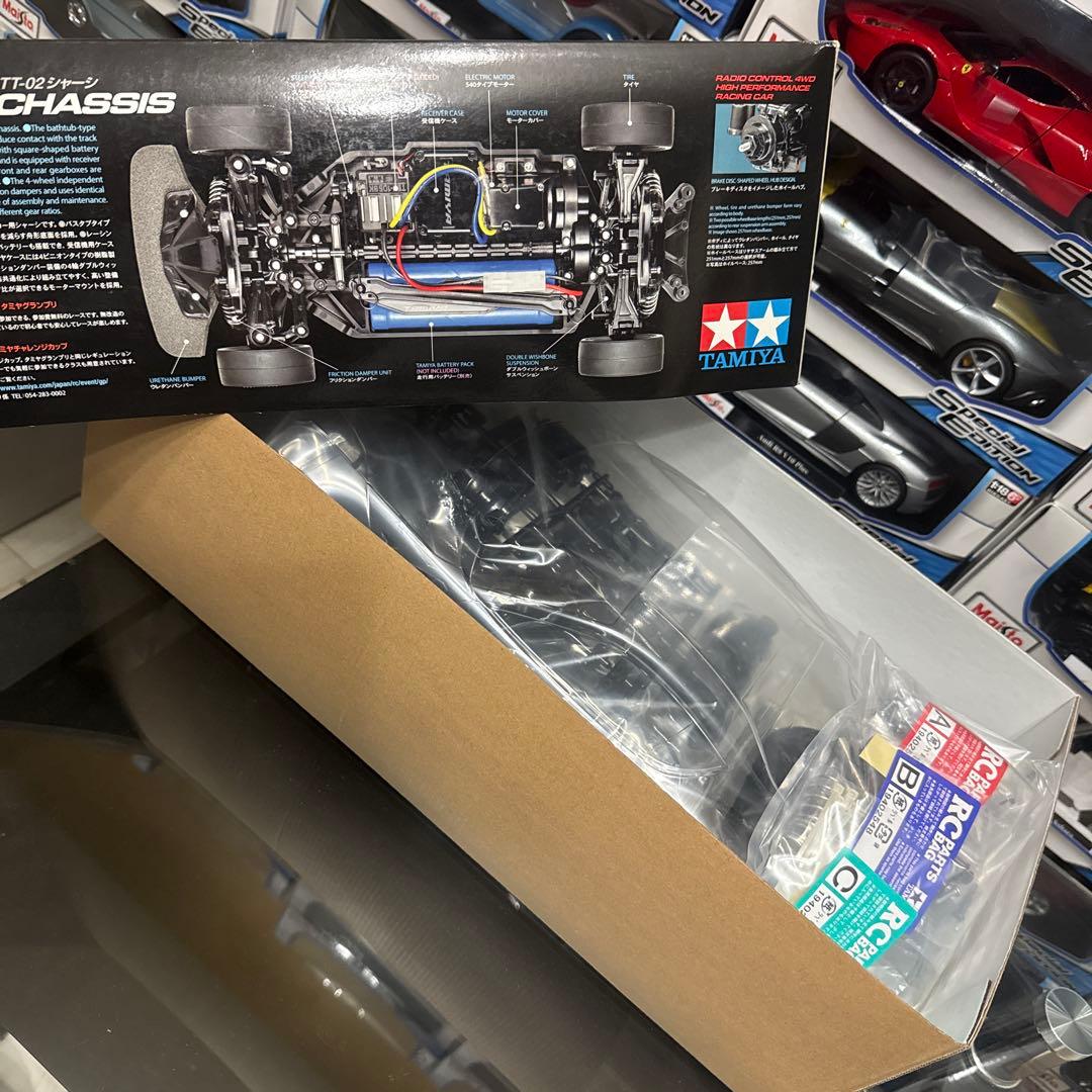 タミヤ TT02 組み立てキッド フェラーリF12