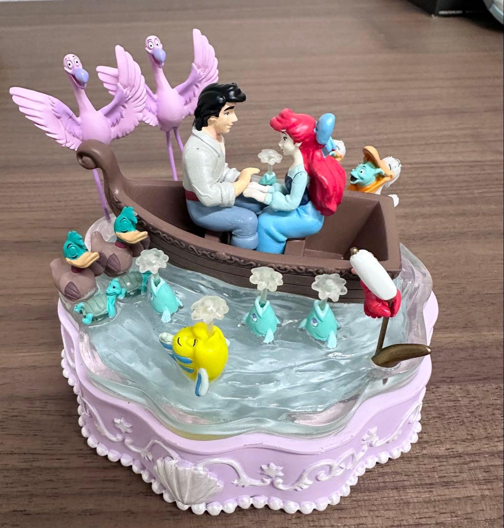 リトルマーメイド アリエル & エリック キスザガール LED フィギュア