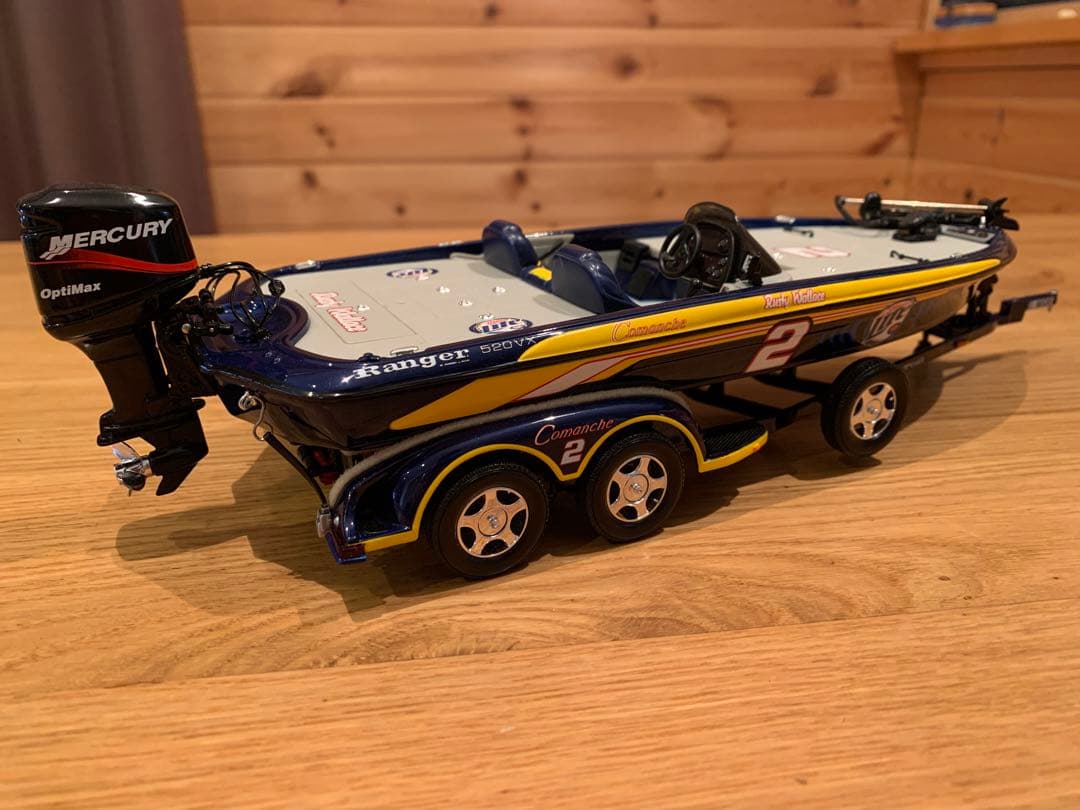 レンジャー 520VX 1/24 ダイキャスト模型 CASTAWAY バスボート