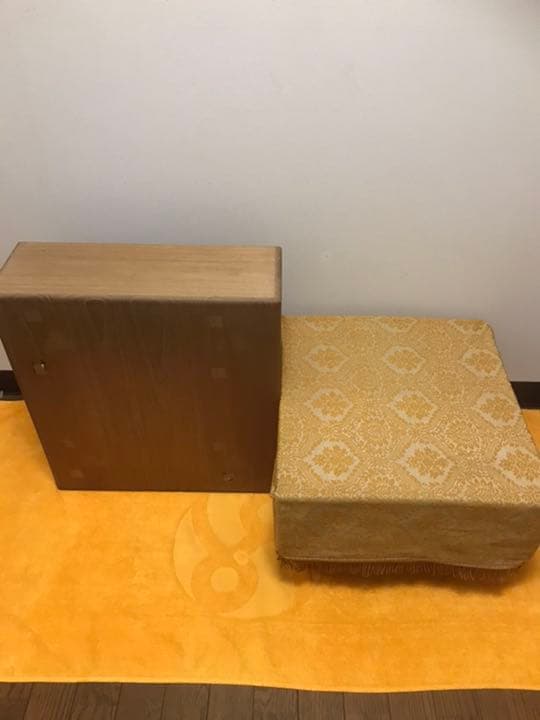 ☆美品☆ 碁盤　本榧足付き(桐蓋、布盤覆い付き)