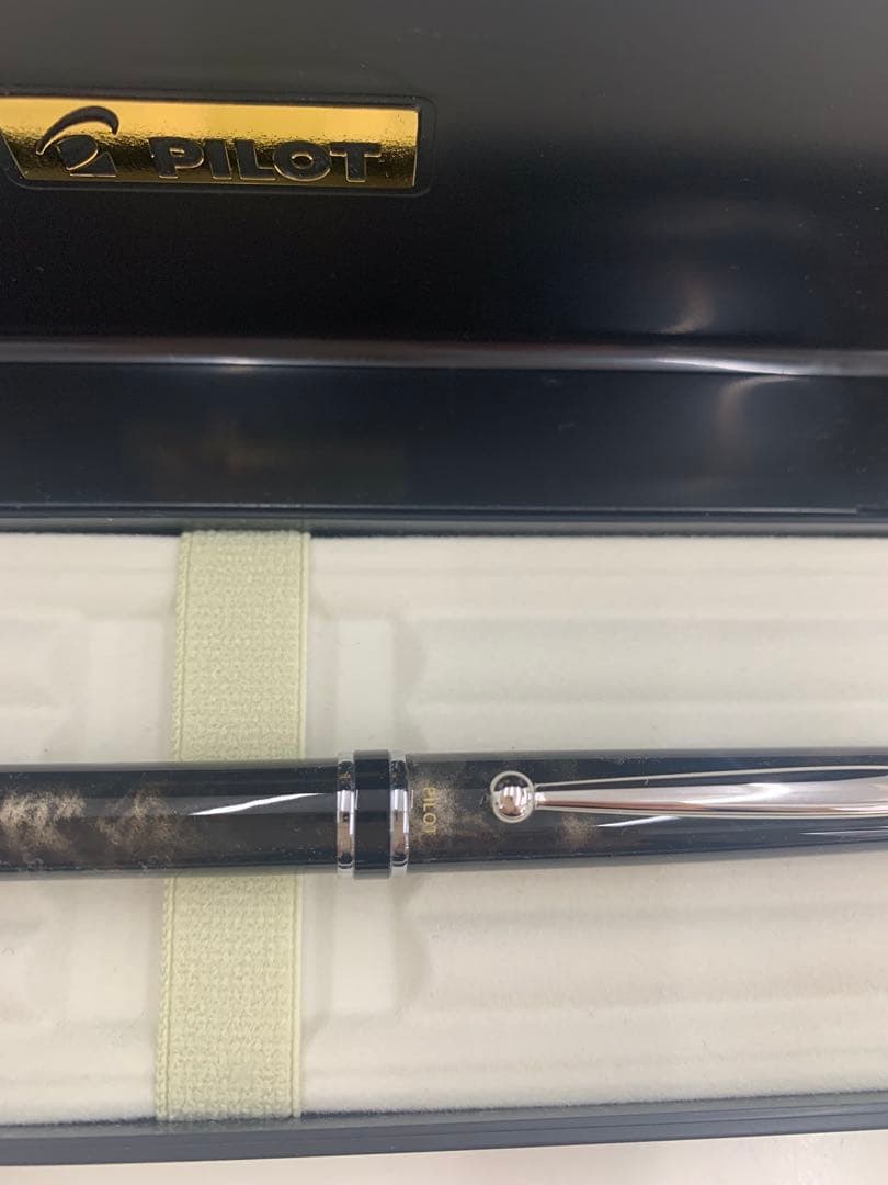 パイロット ツイスト式ボールペン「グランセグレーマーブル」 - メルカリ