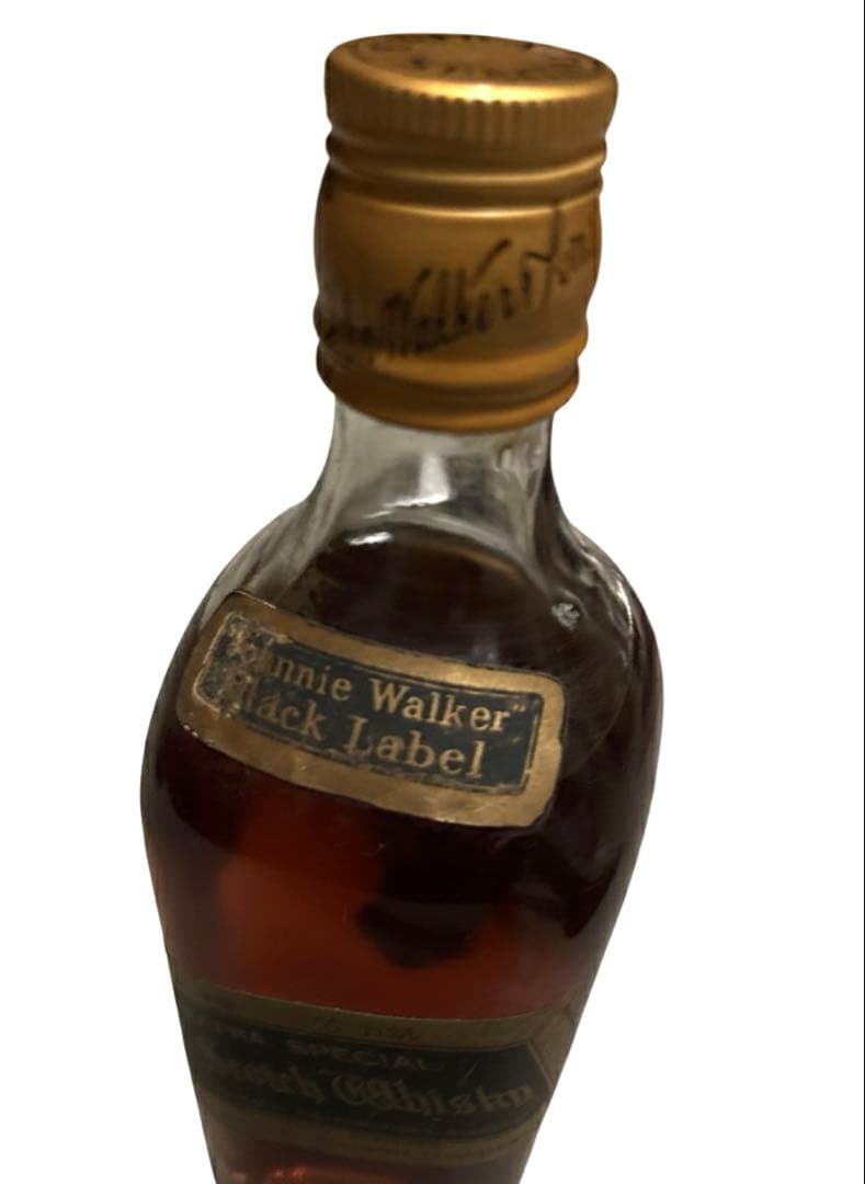 未開栓・古酒】ジョニーウォーカー 黒ラベル 金キャップ - メルカリ