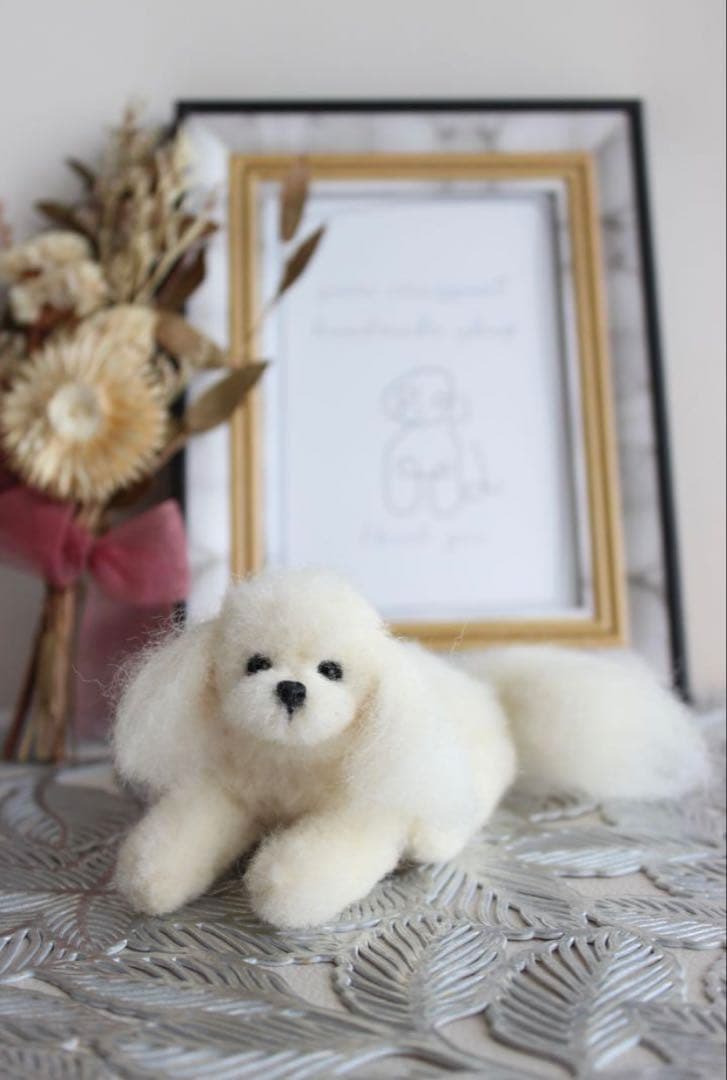 心を癒す羊毛フェルト犬のマルチーズ】