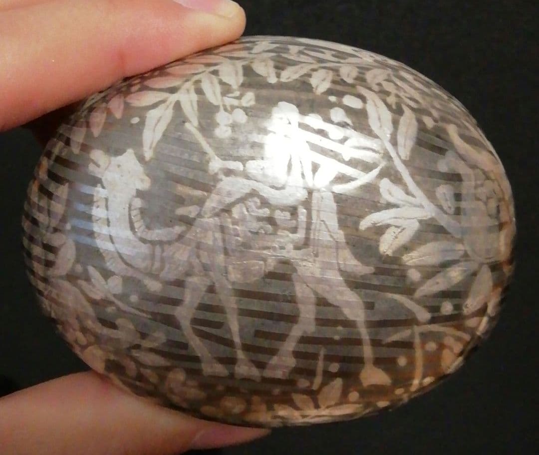 宮崎祐輔作 白金銀彩 駱駝文 香合 共箱 共布 略歴付 茶道具