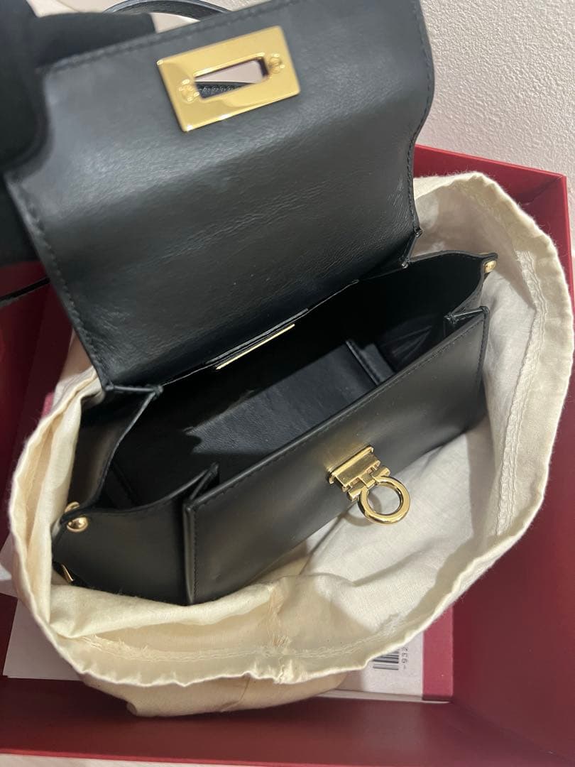 【週末限定価格】フェラガモ　2wayショルダーバッグ