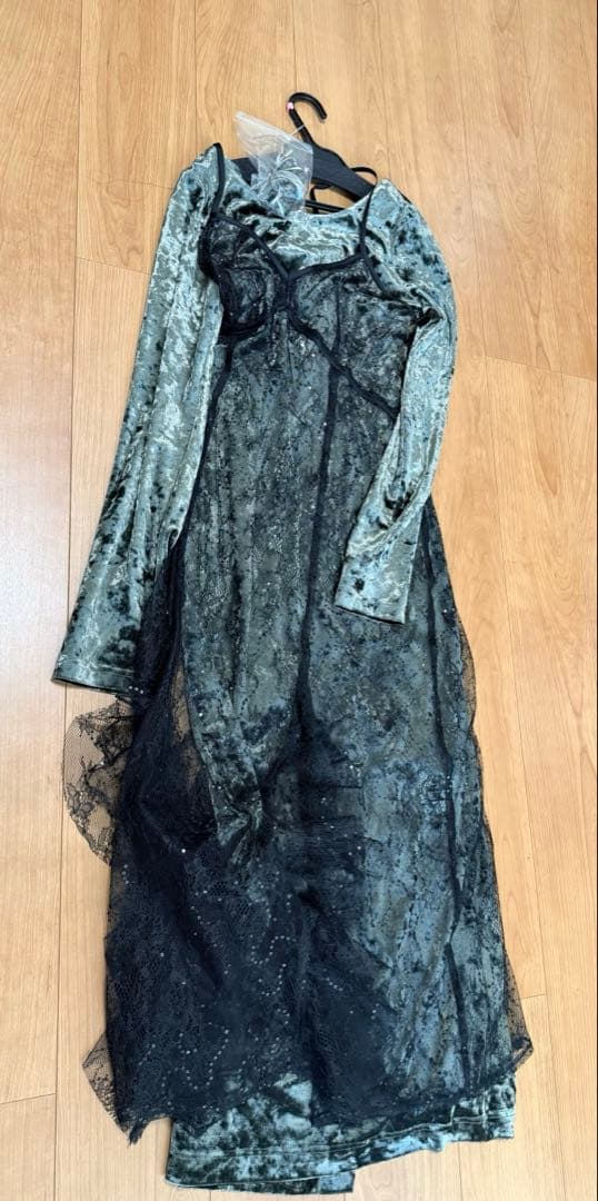 ベロアワンピ　ANDRESD sparkle lace velour dress