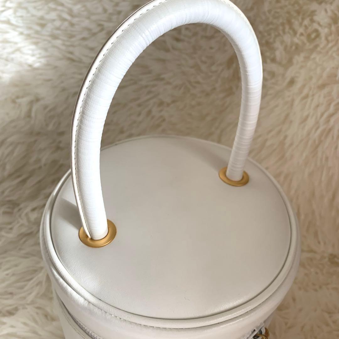 ハナエモリ 円柱型 ハンドバッグ パーティバッグ ホワイト　本革