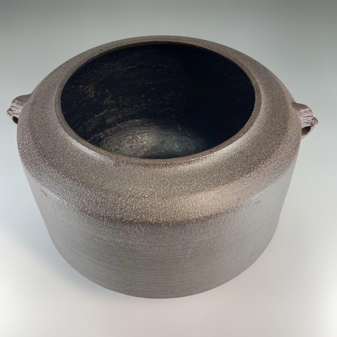 【茶道具】高橋敬典造　廣口刷毛目釜（共箱）