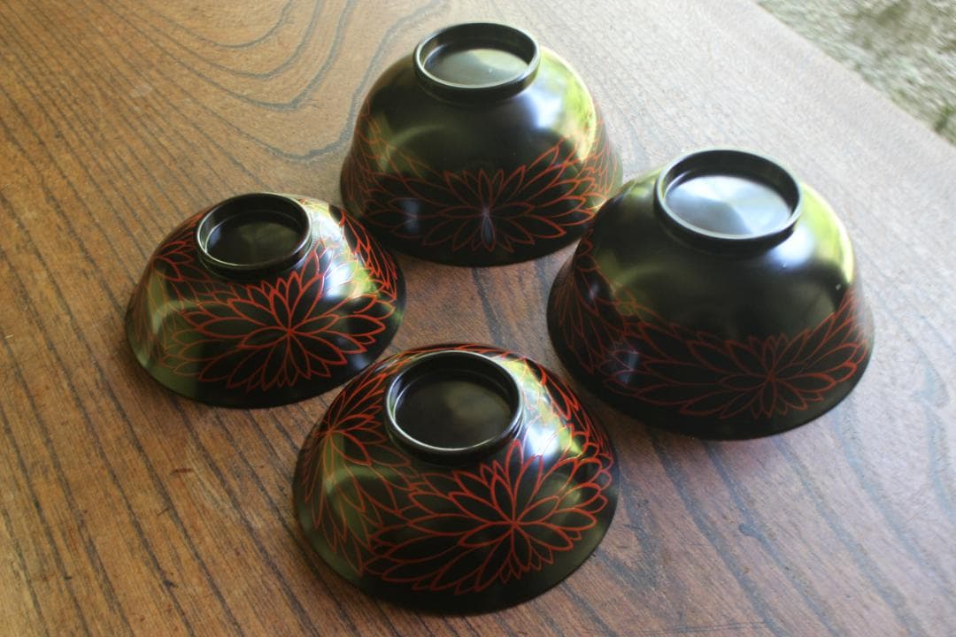 極小傷有！時代黒漆に風情ある朱漆菊文の映えるお椀2